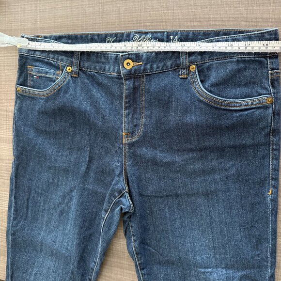 Tommy Hilfiger - Cropped Dark Wash Jeans - Size 14 - Picture 7 of 12